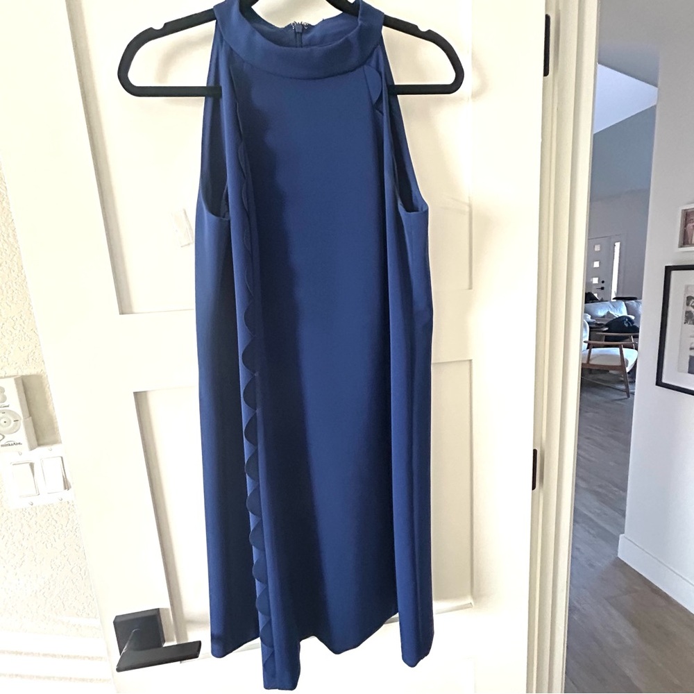 Dress W Cut-In Shoulder